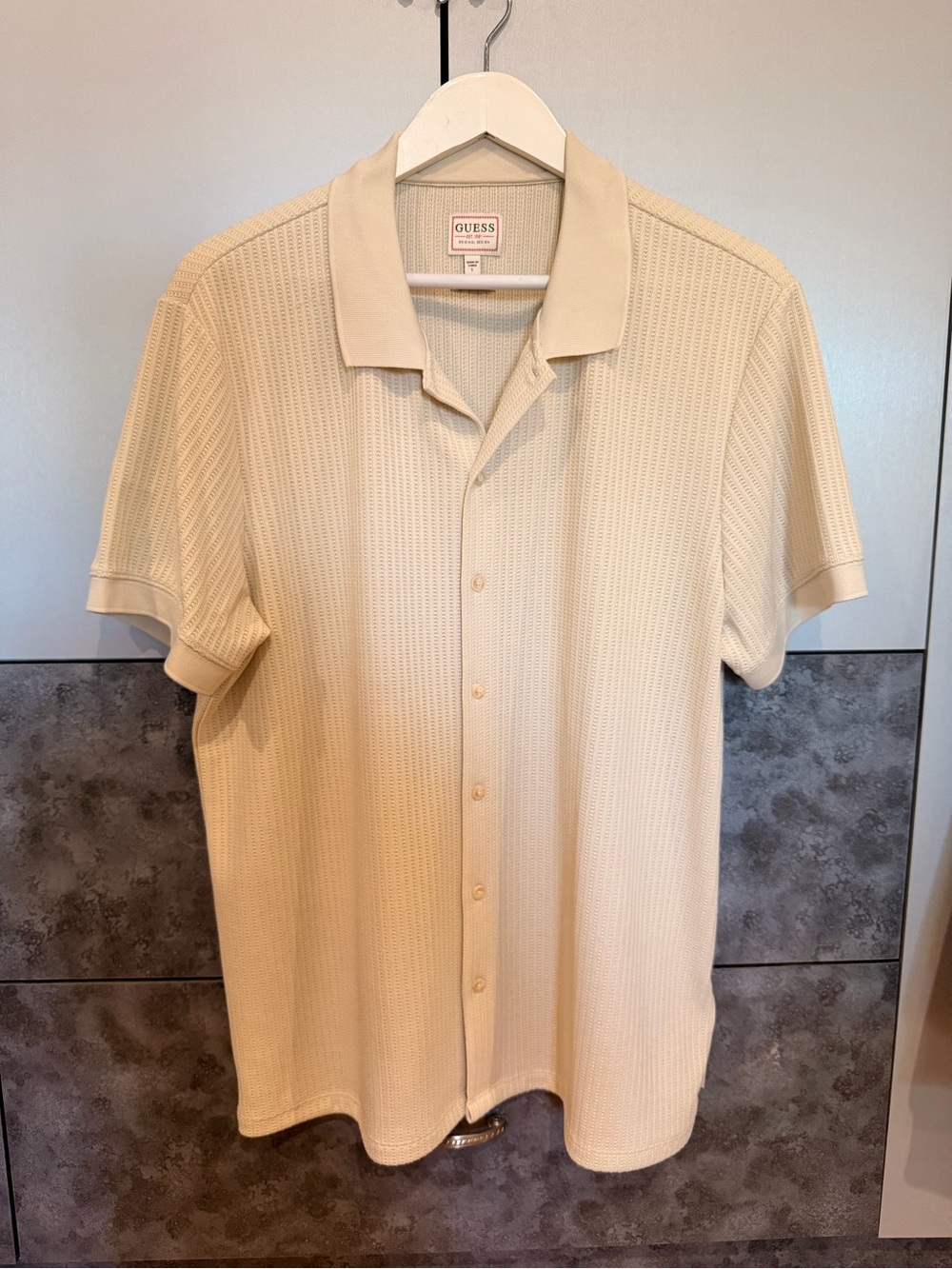 Guess button down short sleeve shirt